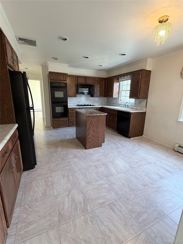 216 Maple Avenue - Photo 4