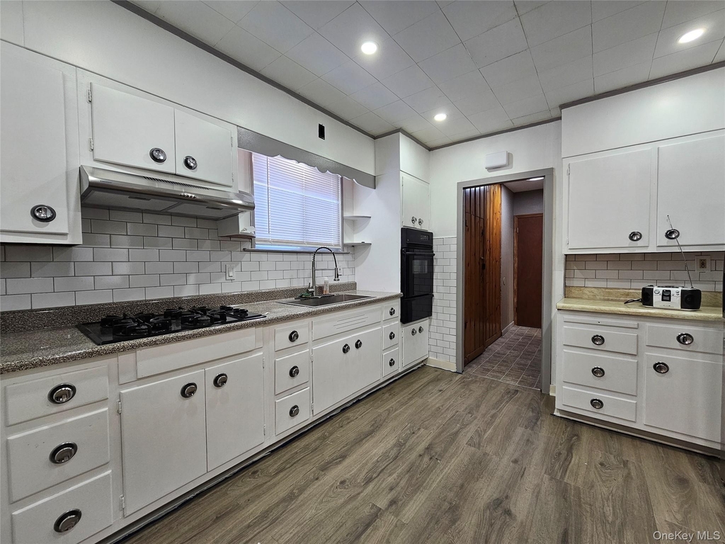 704 Tower Avenue - Photo 4