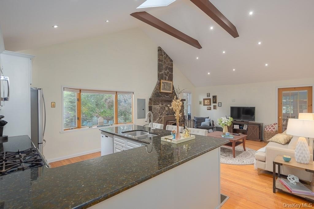 56 Bluff Avenue - Photo 6