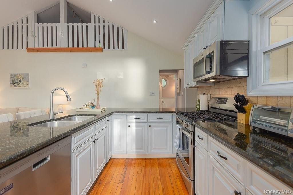 56 Bluff Avenue - Photo 7