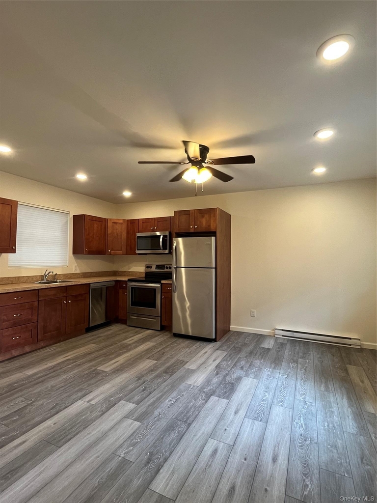 73 Webster Ave - Photo 3