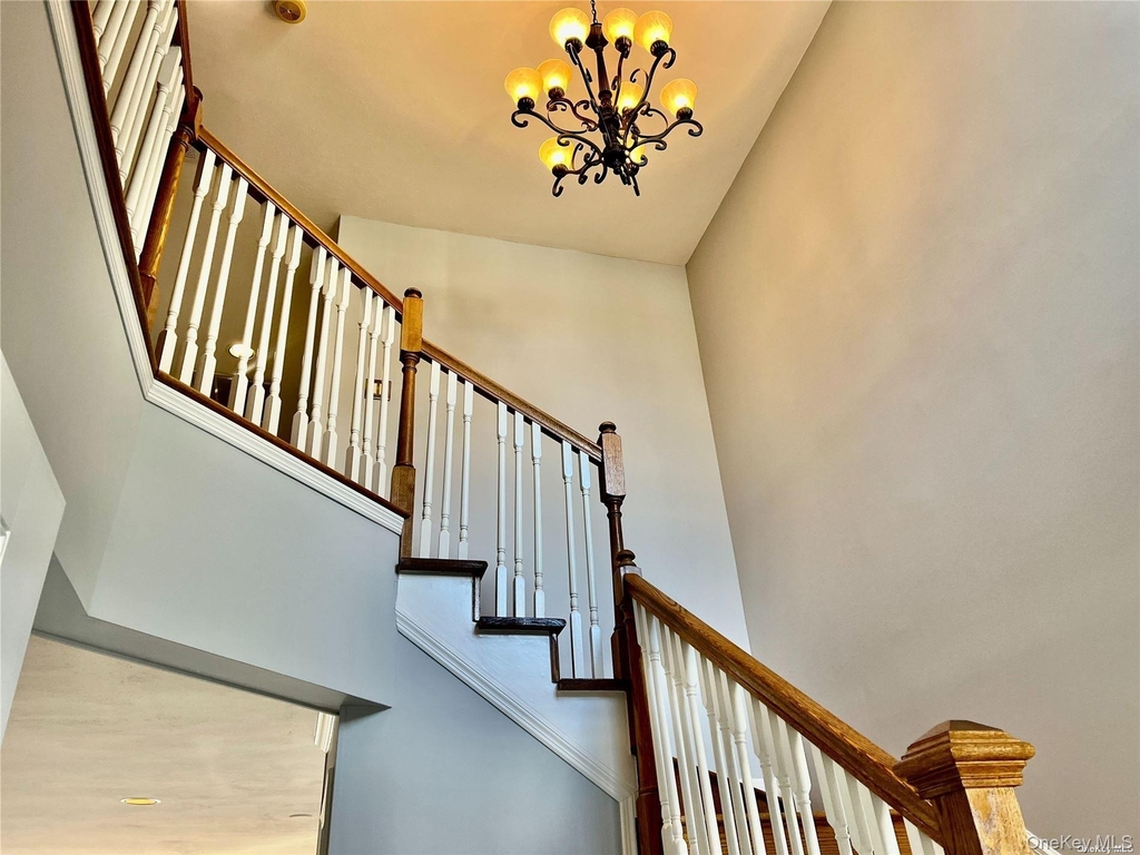 132 Fairfield Drive - Photo 2
