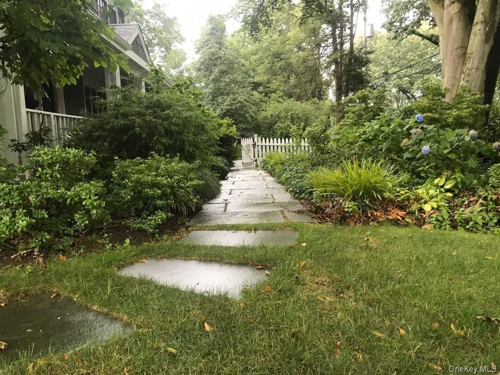 21 Westbank Road - Photo 1