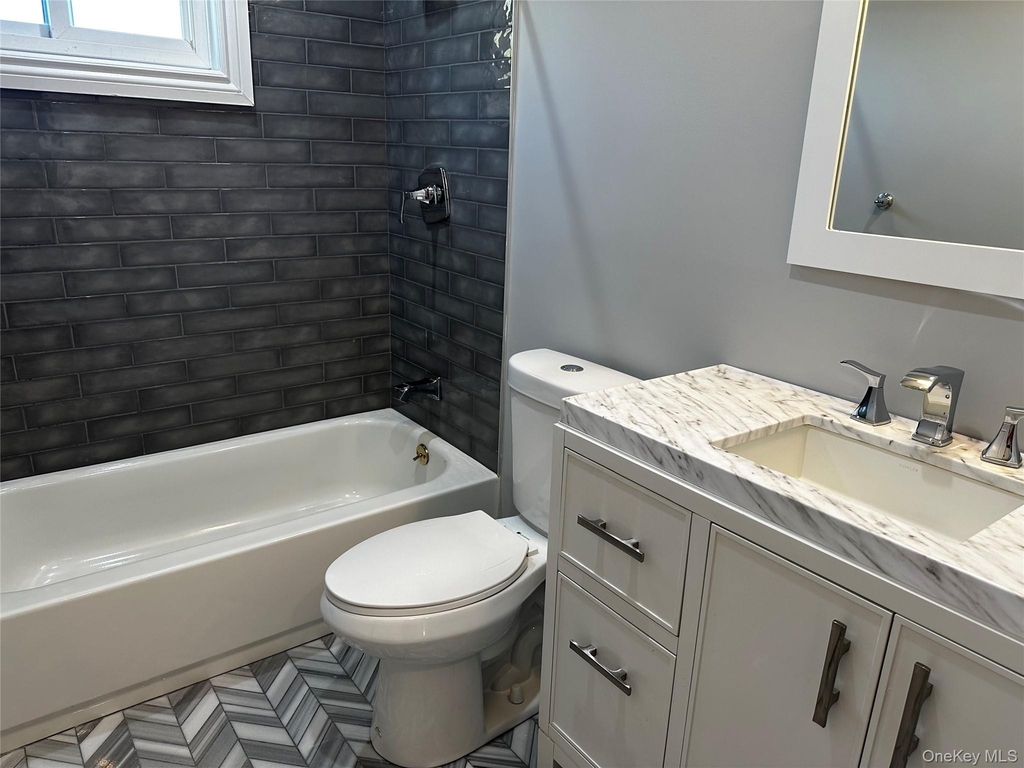 56 Marwood Road N - Photo 8