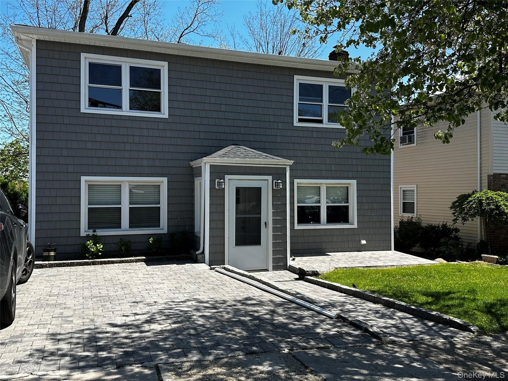 56 Marwood Road N - Photo 0
