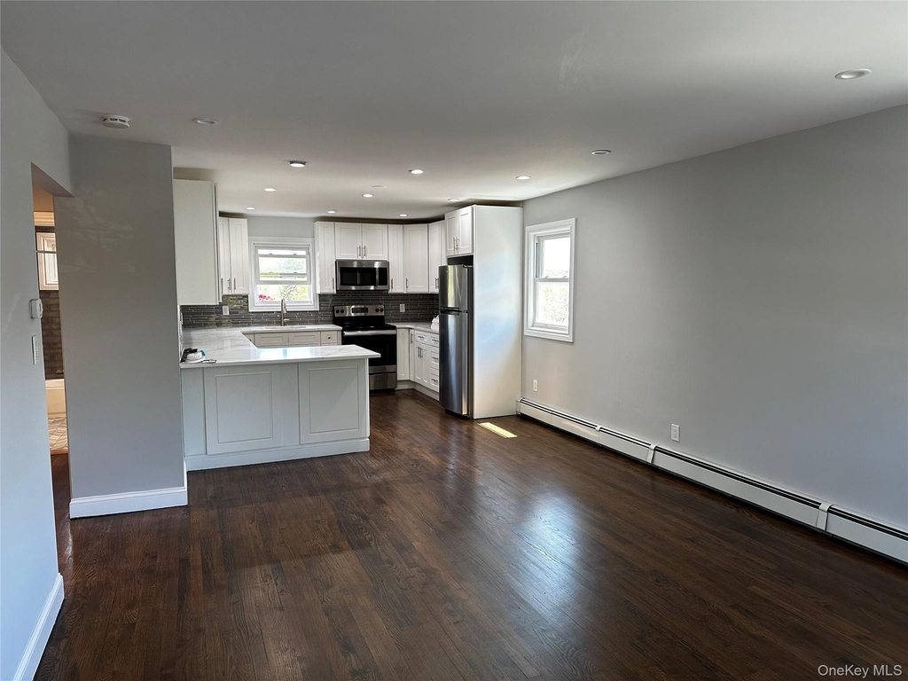 56 Marwood Road N - Photo 2