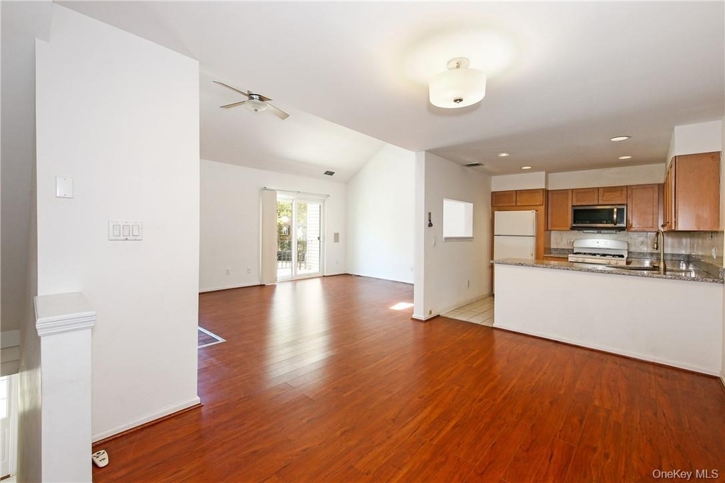 599 Midland Avenue - Photo 3