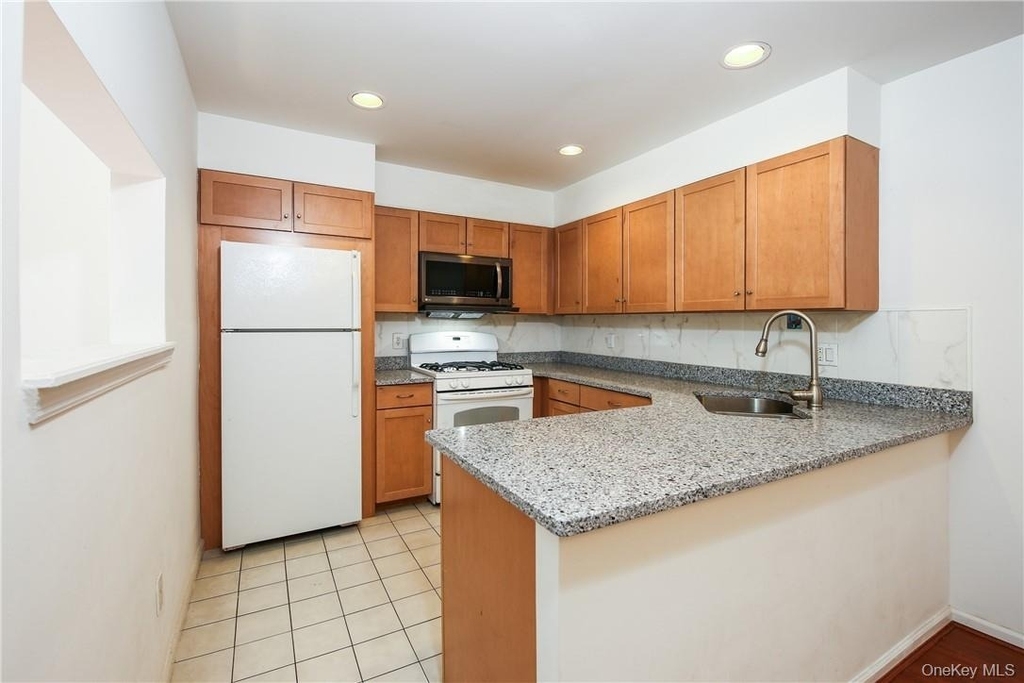 599 Midland Avenue - Photo 4