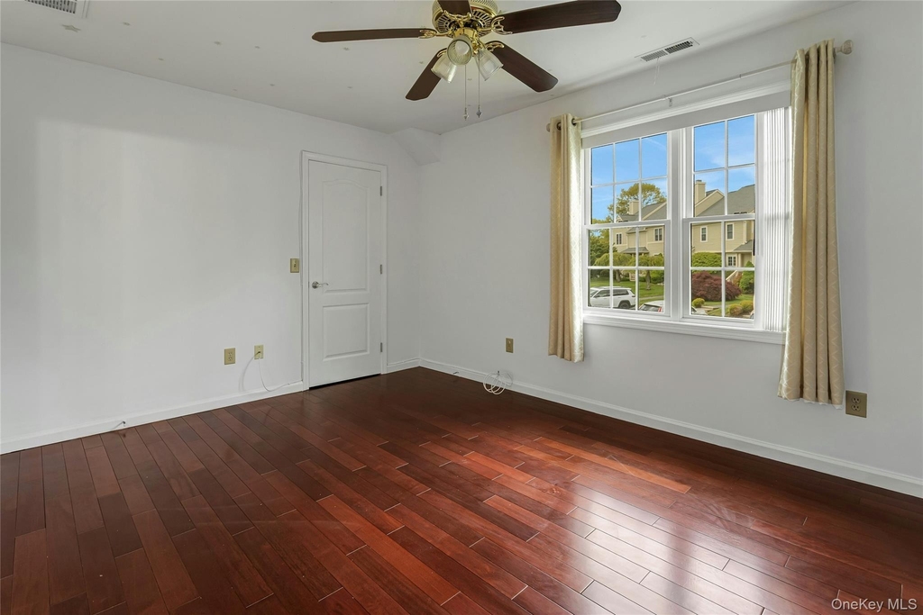 5801 Applewood Circle - Photo 11