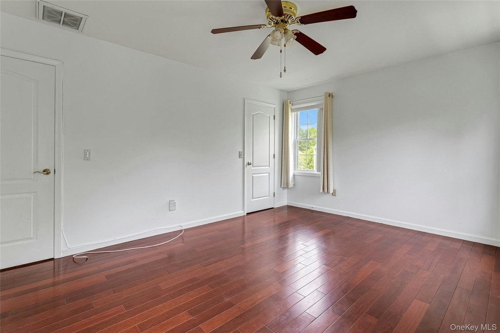 5801 Applewood Circle - Photo 9
