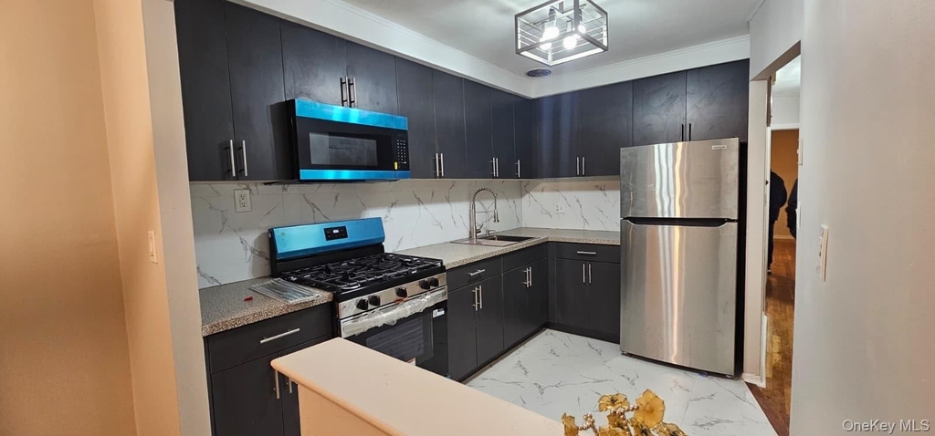26016 Hillside Avenue - Photo 2