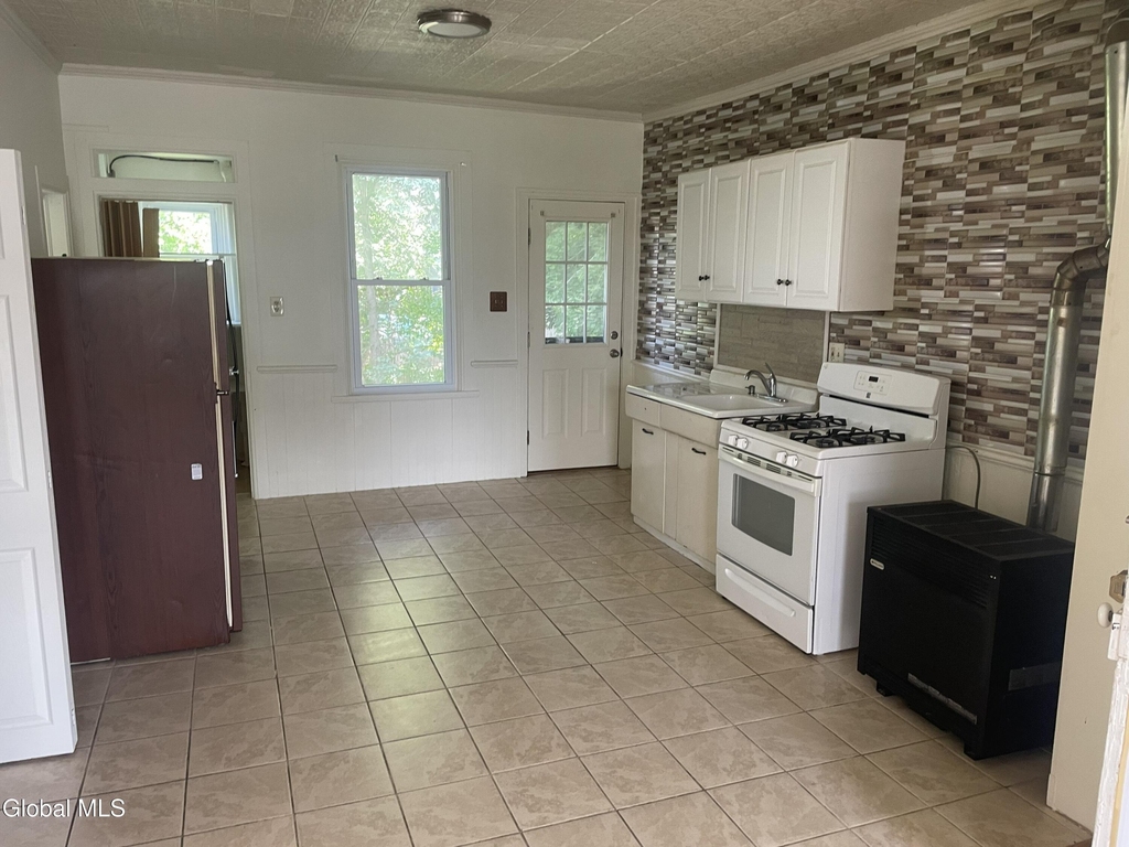 87 Park Avenue - Photo 1