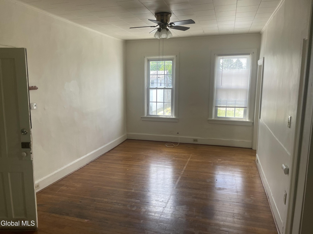 87 Park Avenue - Photo 2