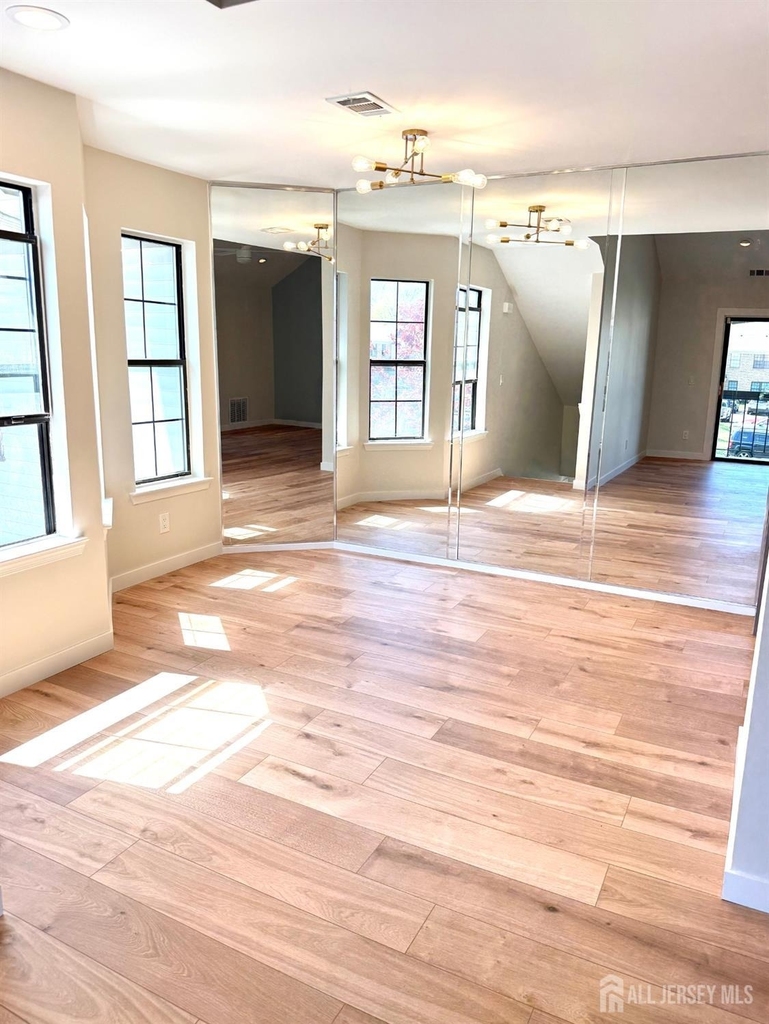 1511 Pebble Place - Photo 3