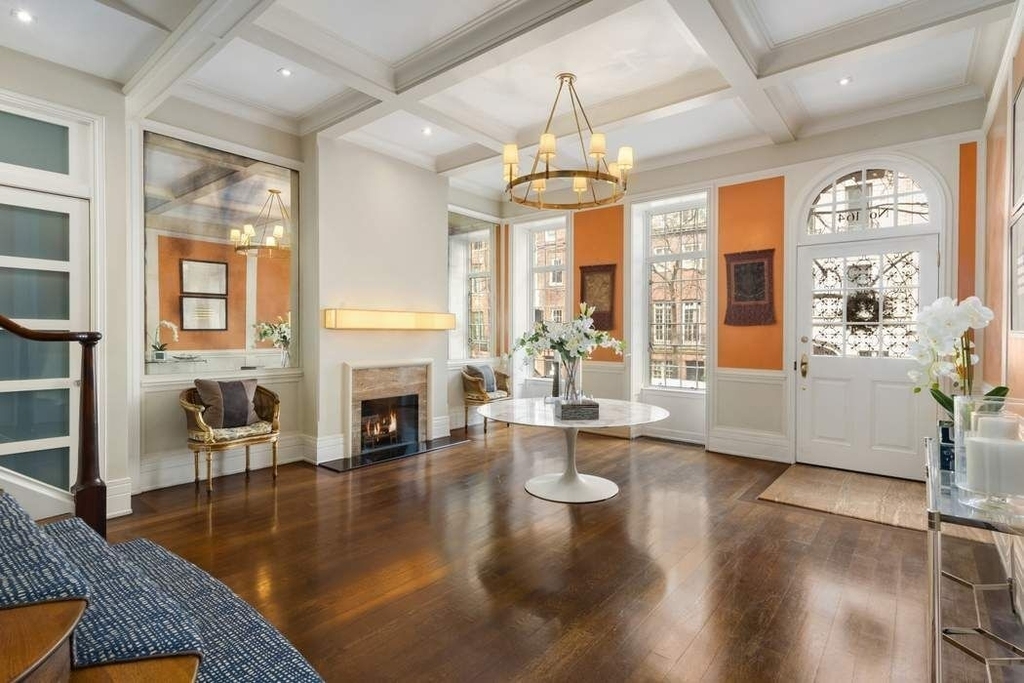 164 E 70th Street - Photo 3