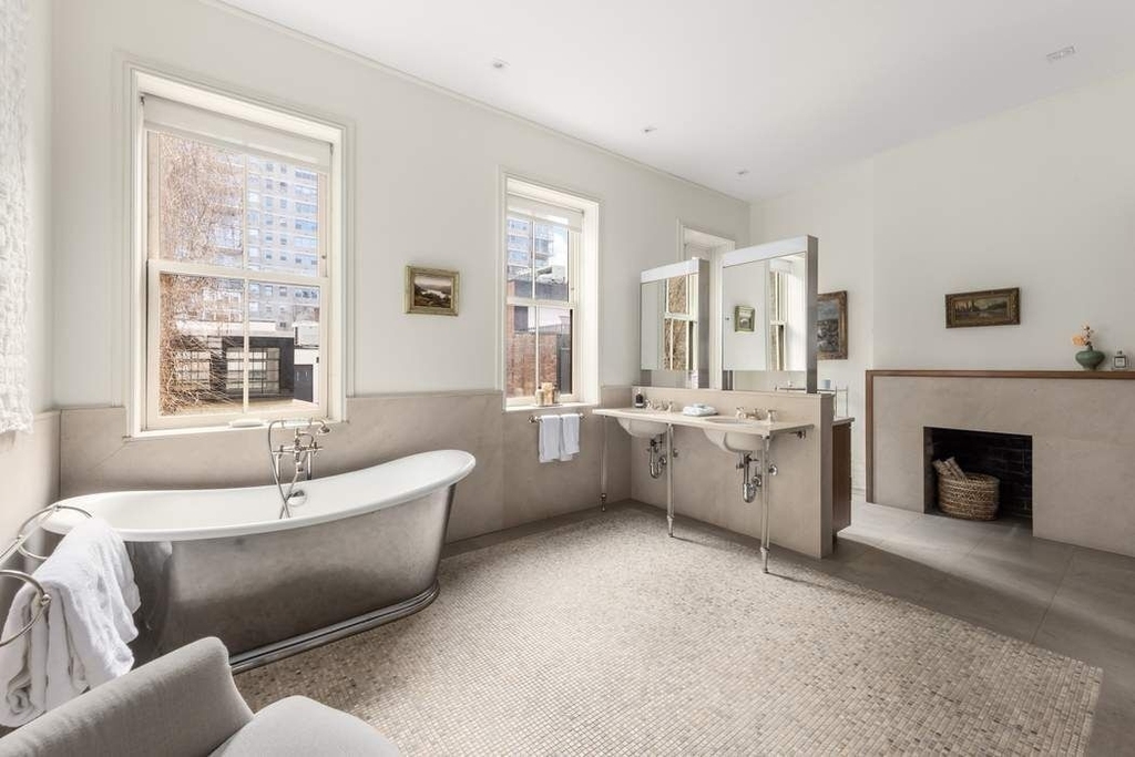 164 E 70th Street - Photo 27