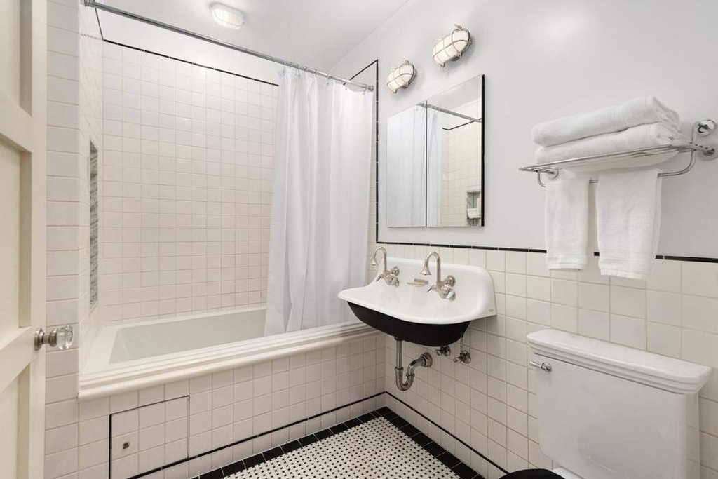 164 E 70th Street - Photo 36