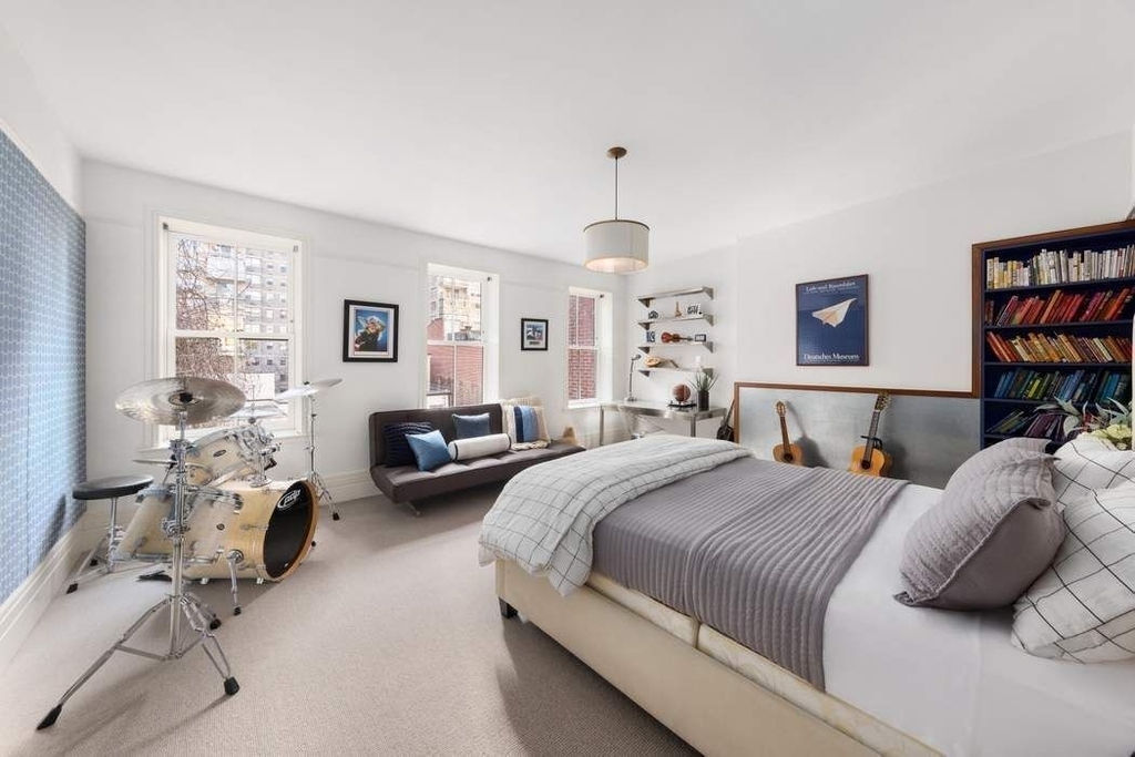 164 E 70th Street - Photo 29