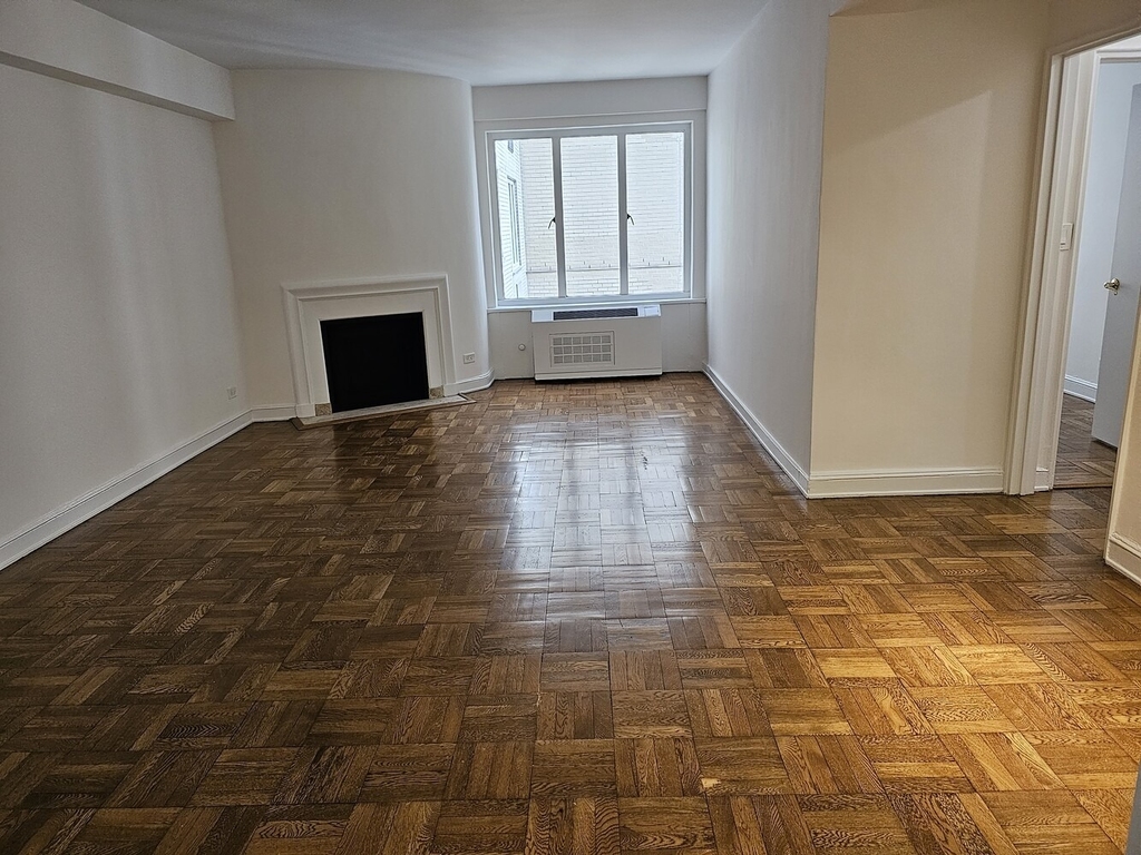 40 Central Park S - Photo 6