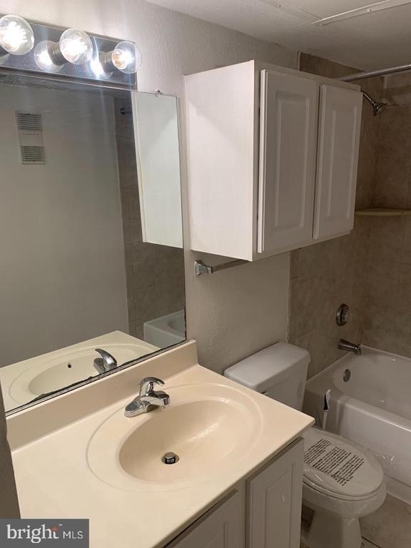 12161 Penderview Terrace - Photo 17