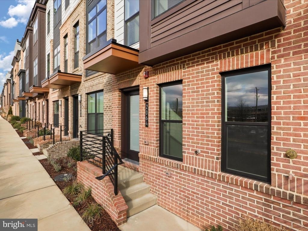 2064 Tysons Ridgeline Road - Photo 3