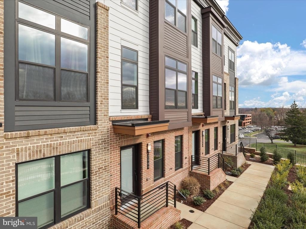 2064 Tysons Ridgeline Road - Photo 2