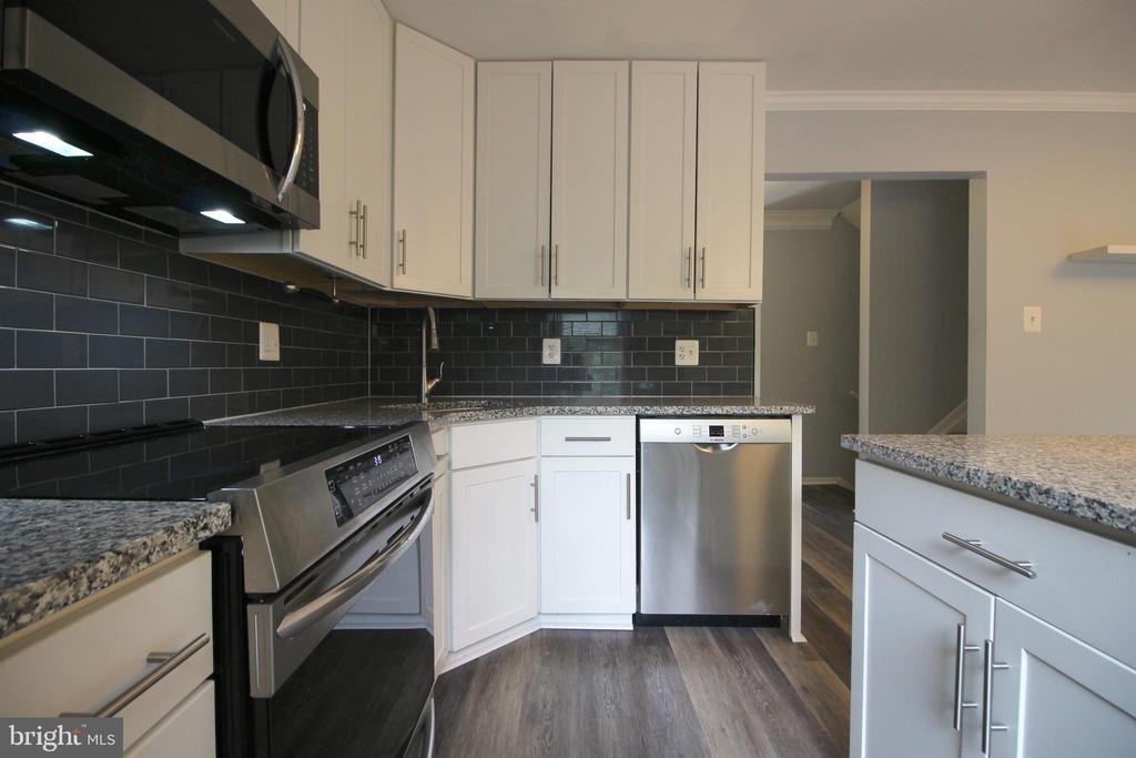 953 Ferndale Avenue - Photo 7