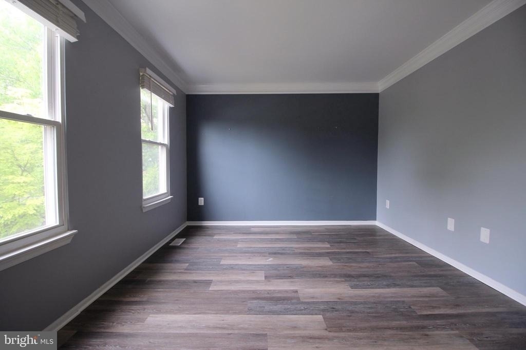 953 Ferndale Avenue - Photo 3