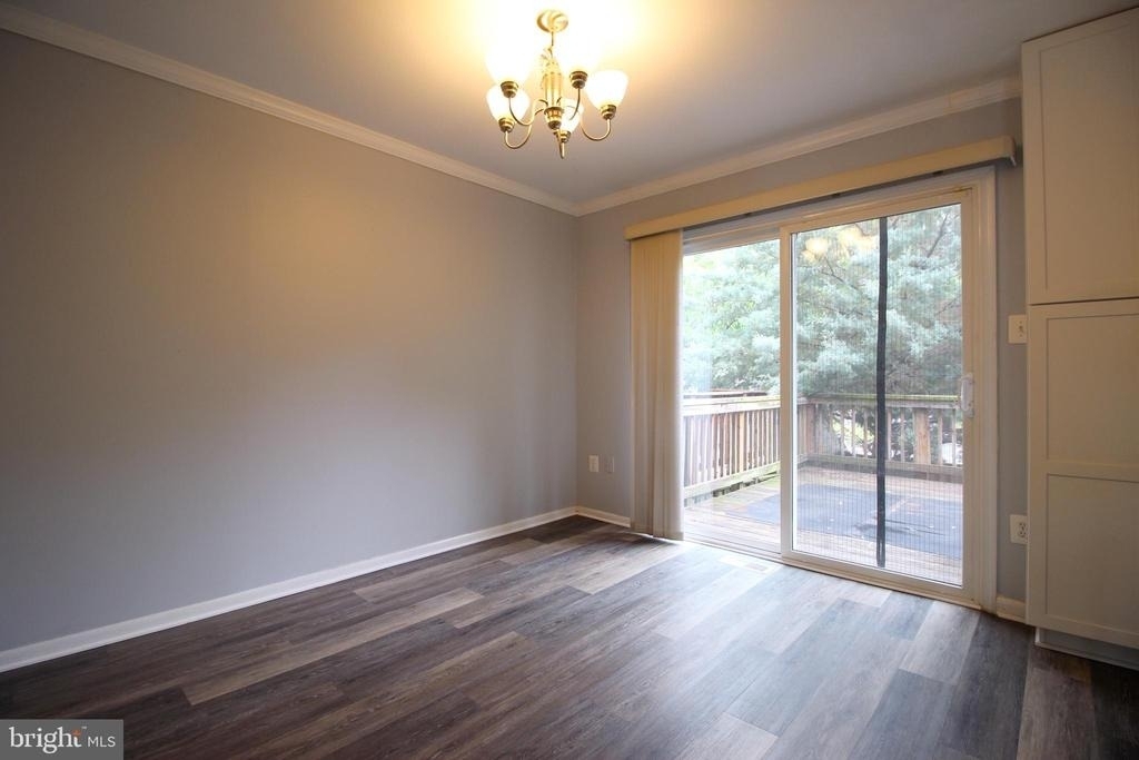 953 Ferndale Avenue - Photo 4