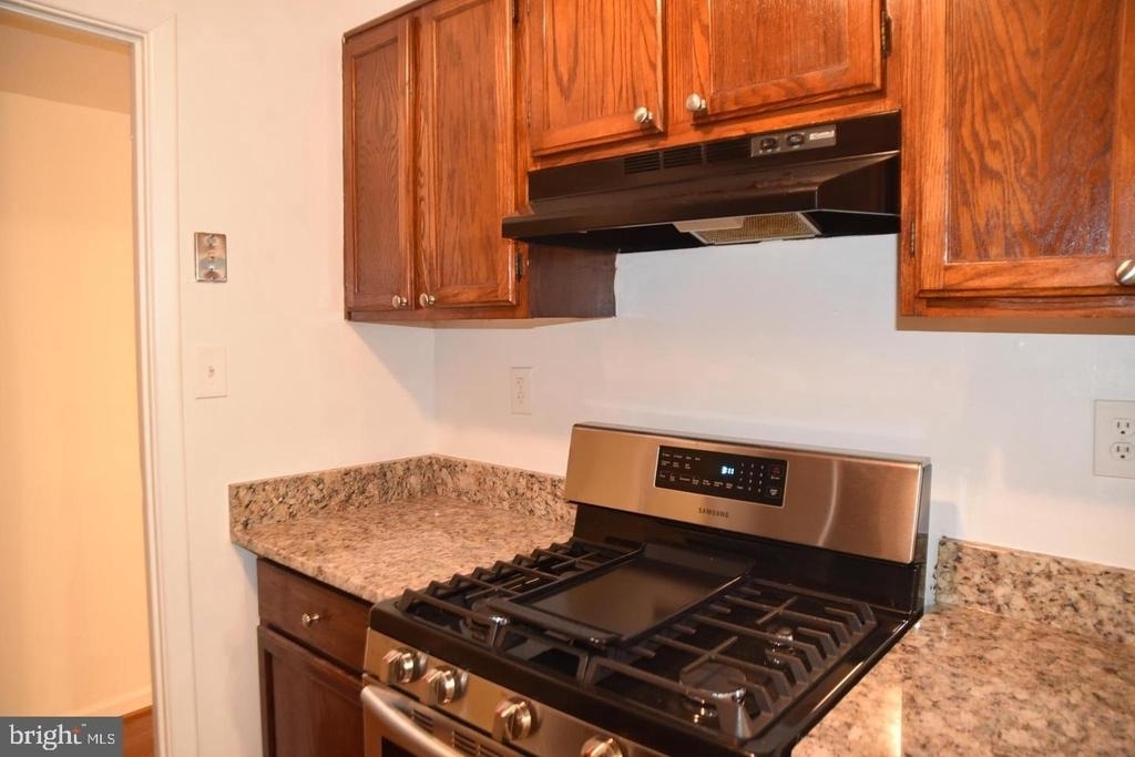 3814 Lyndhurst Drive - Photo 2