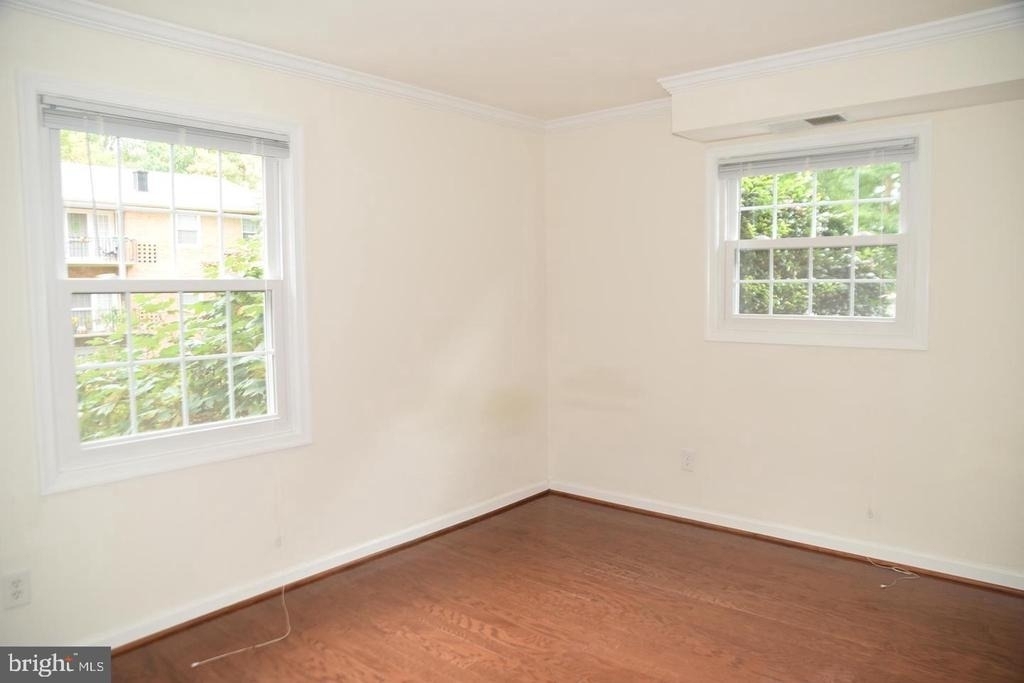 3814 Lyndhurst Drive - Photo 3