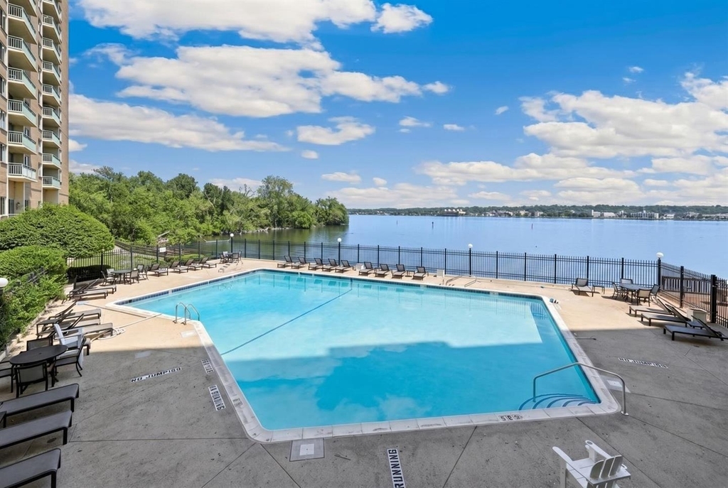 501 Slaters Lane - Photo 12