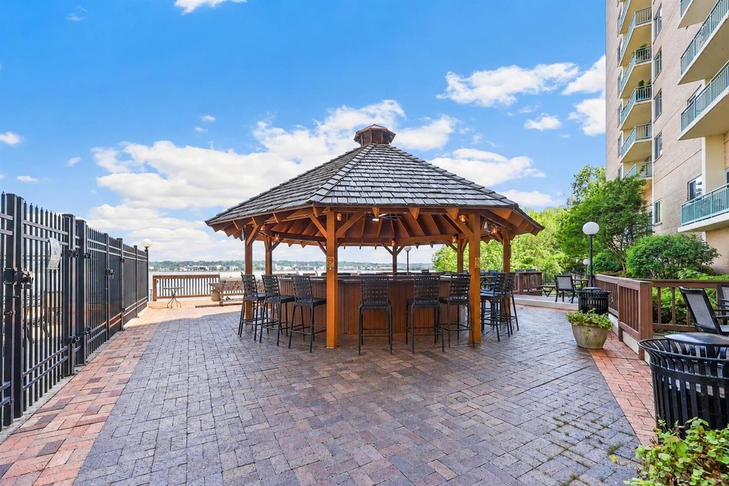 501 Slaters Lane - Photo 11