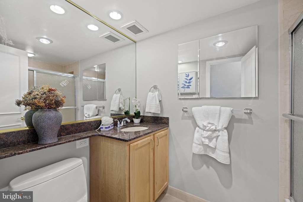 501 Slaters Lane - Photo 8