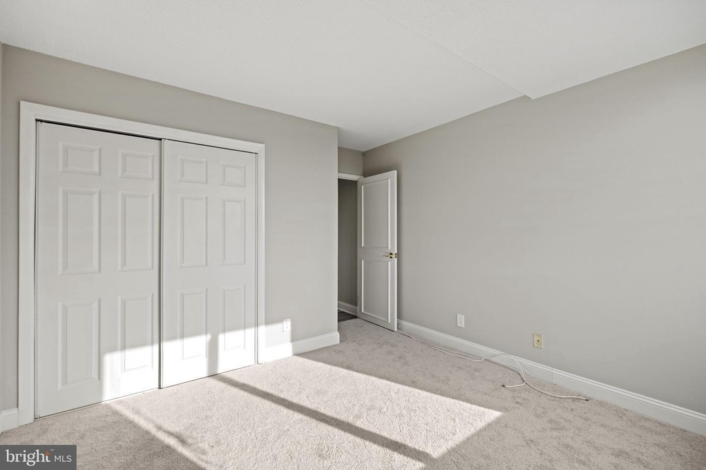 501 Slaters Lane - Photo 6