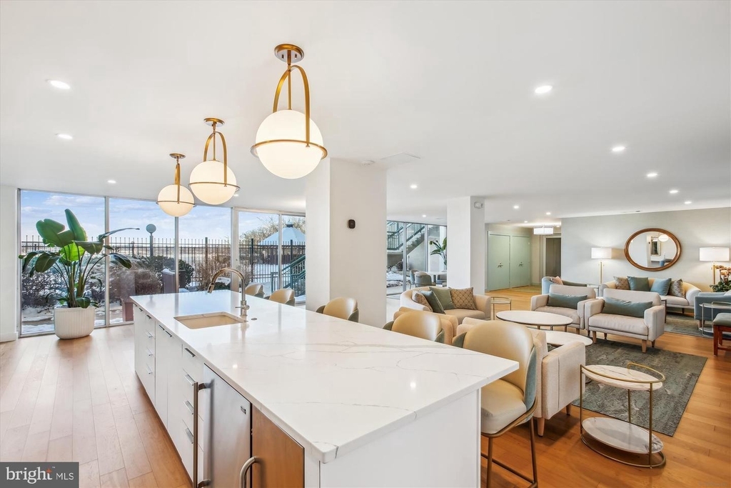 501 Slaters Lane - Photo 10