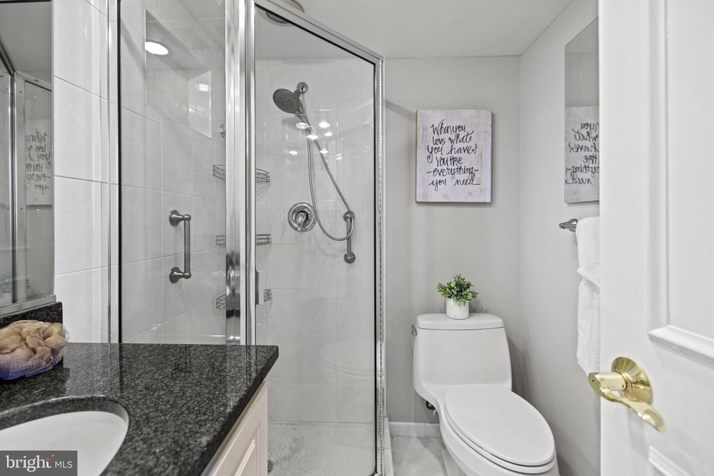 501 Slaters Lane - Photo 5
