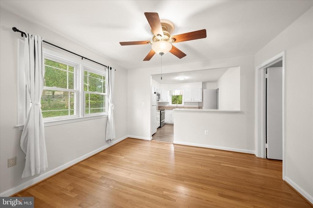 877 N Nottingham Street N - Photo 5
