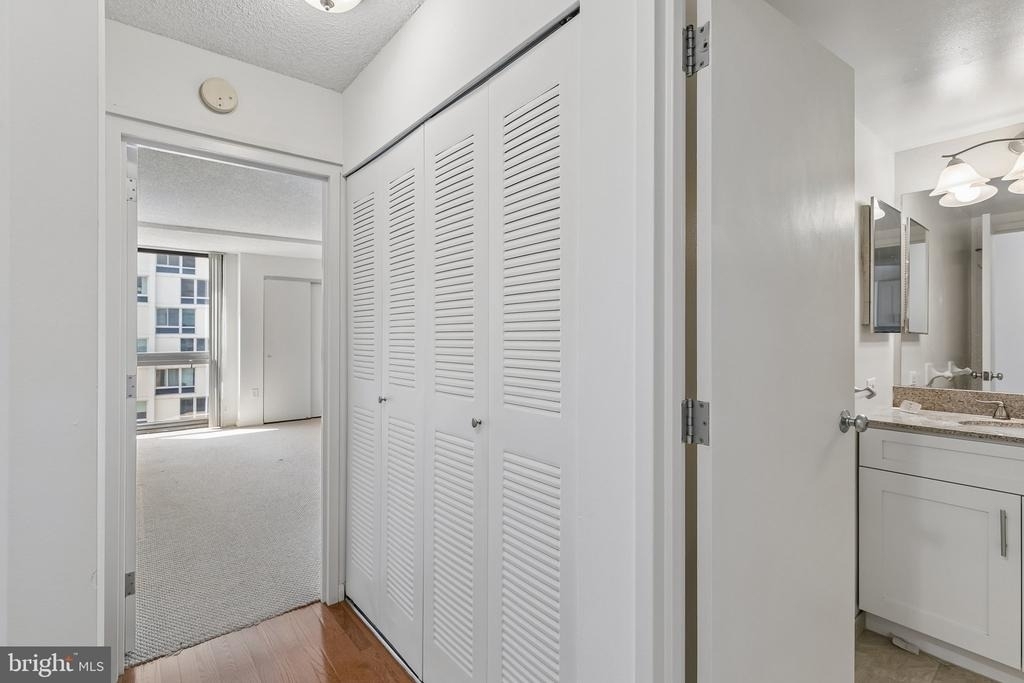 241 S 6th Street - Photo 12