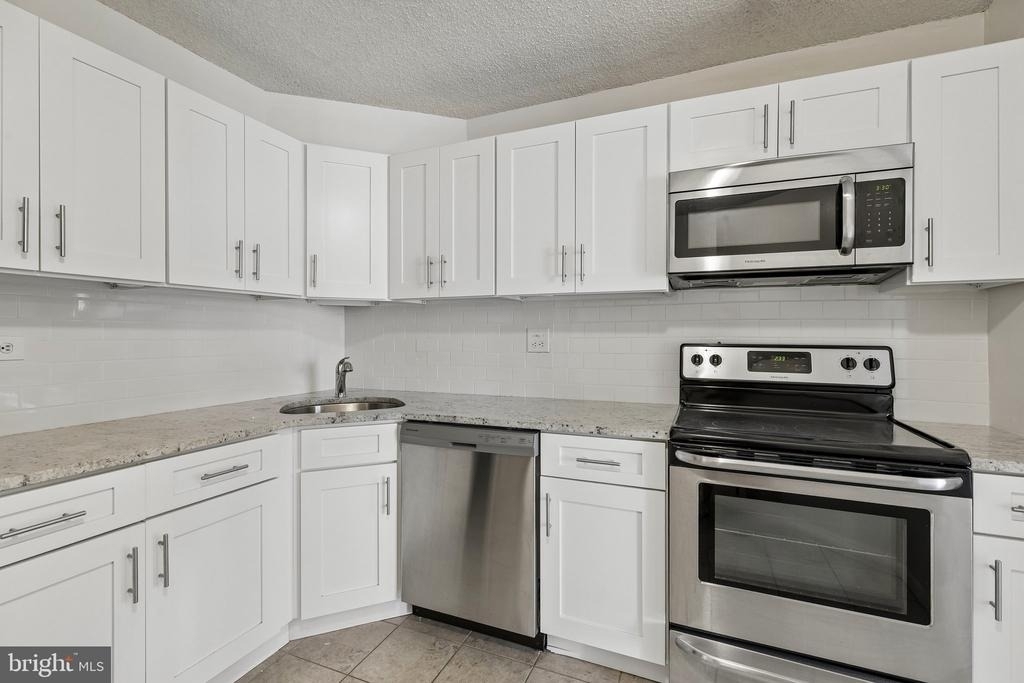 241 S 6th Street - Photo 11