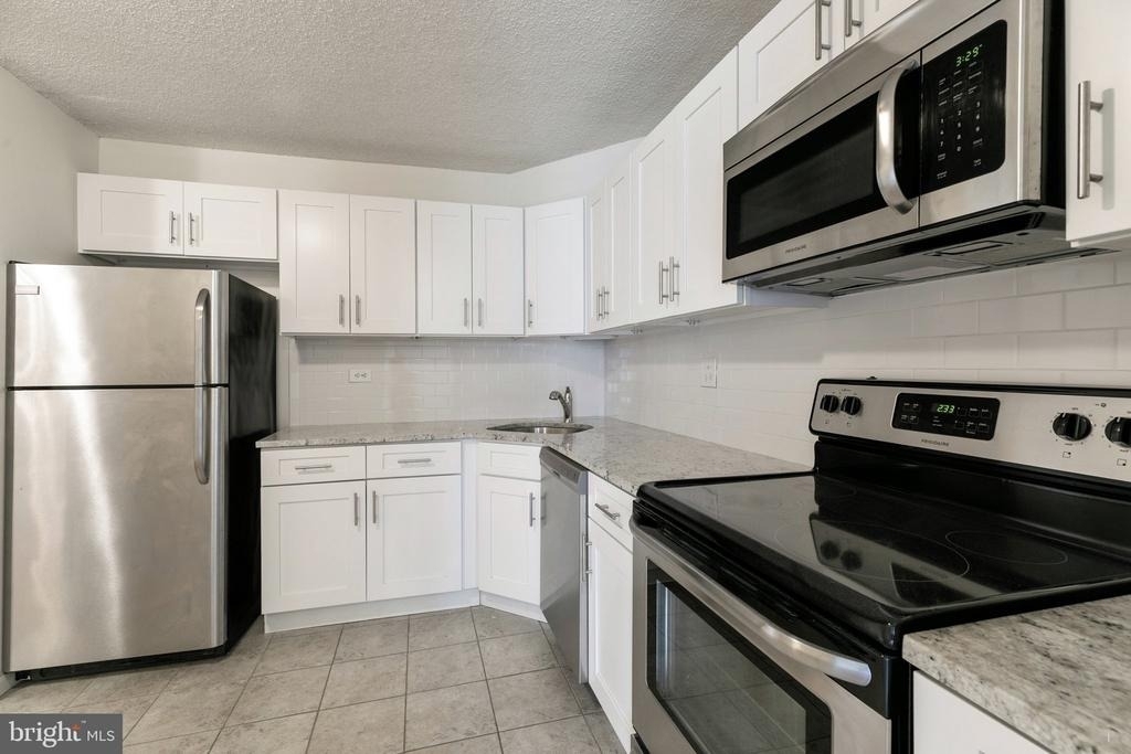 241 S 6th Street - Photo 9