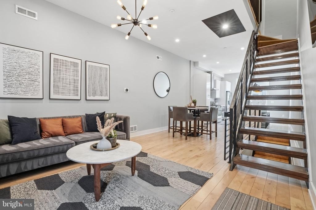 1514 S Bambrey Street - Photo 2