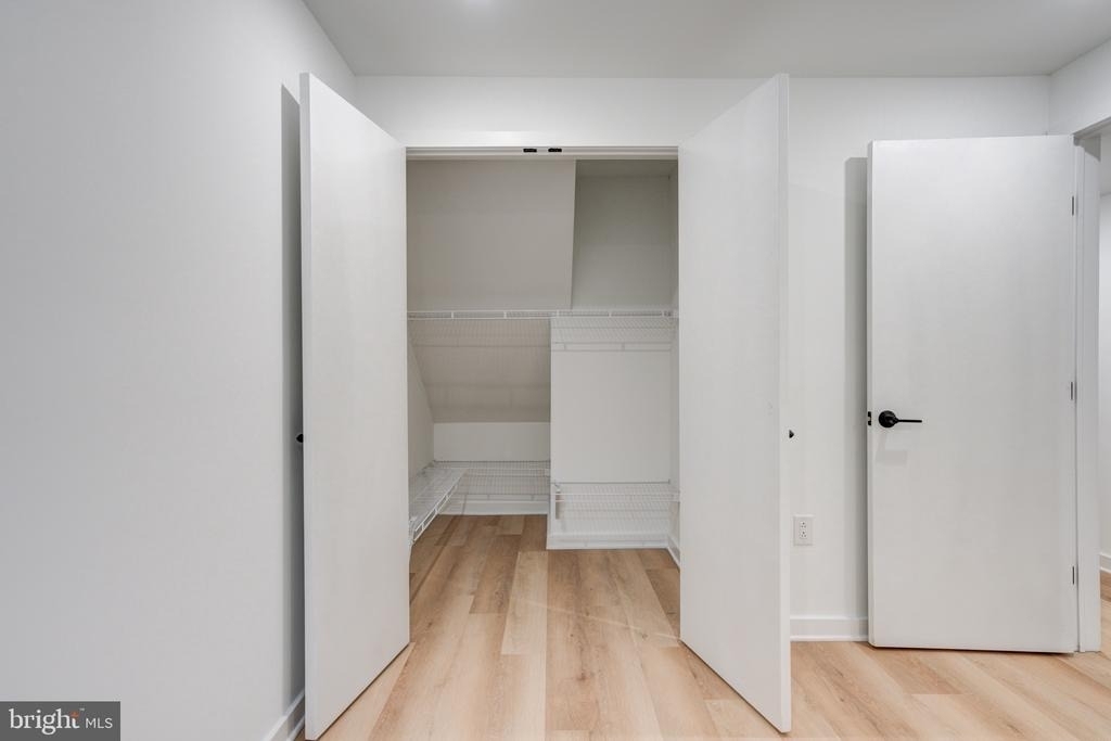 2329 Ellsworth Street - Photo 15