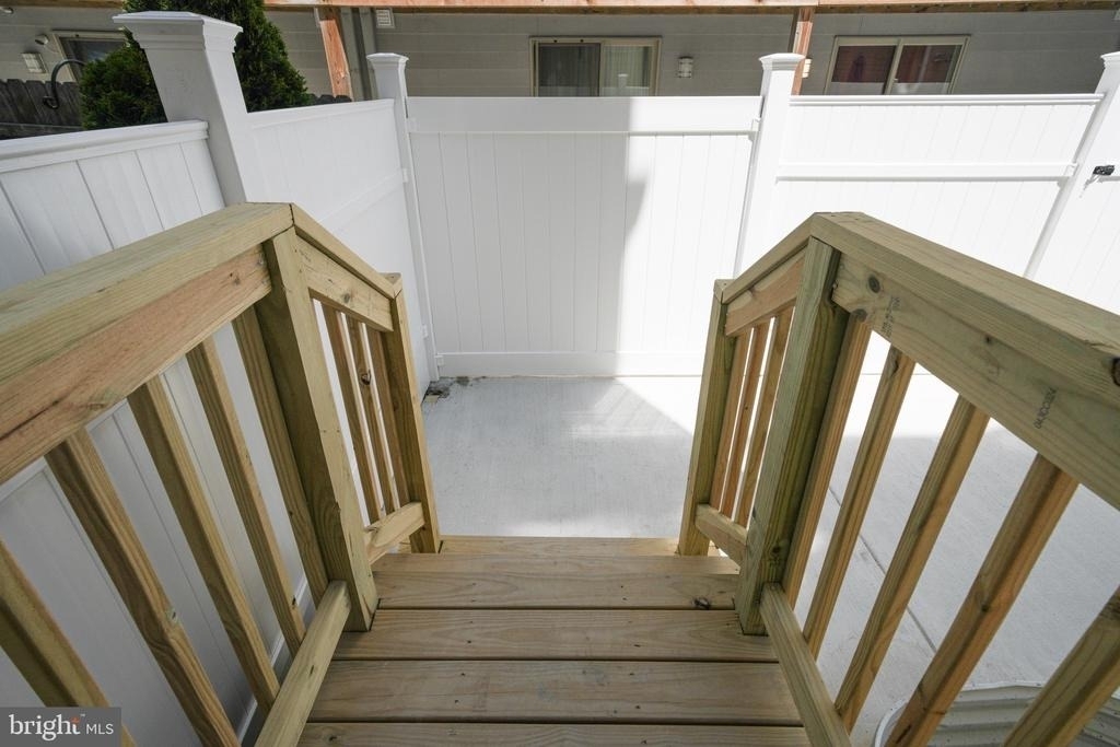 2329 Ellsworth Street - Photo 7