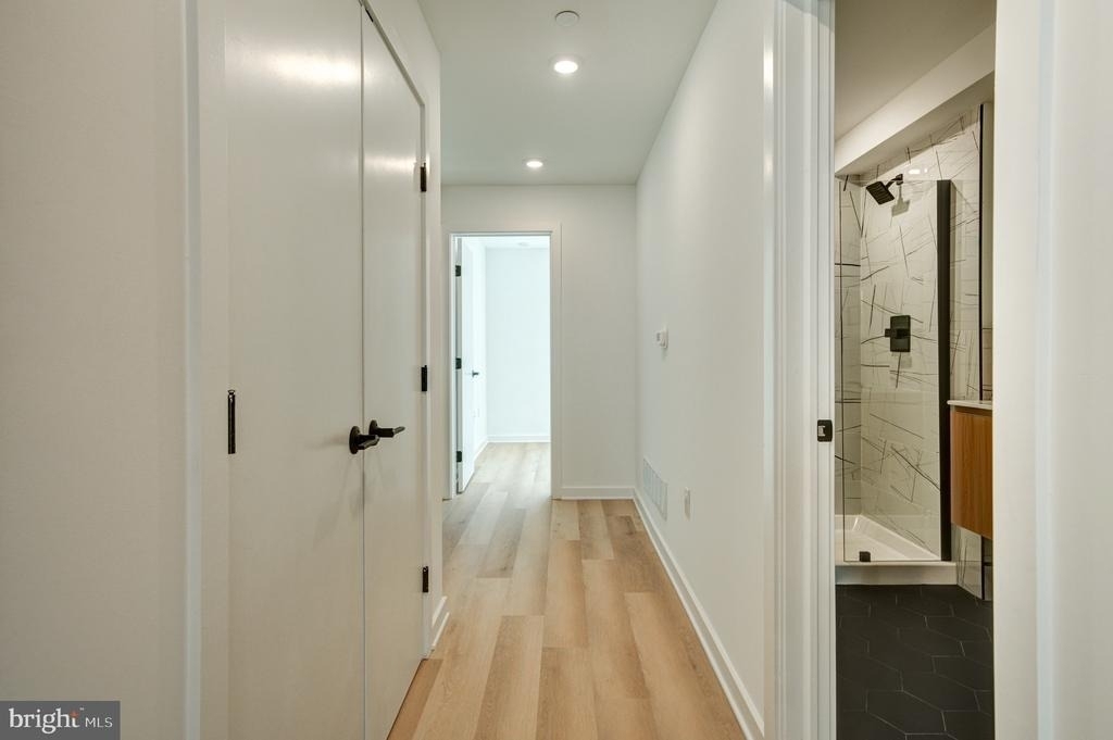 2329 Ellsworth Street - Photo 2