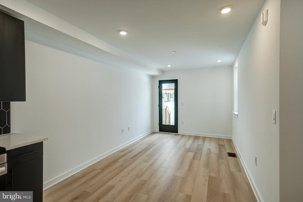 2329 Ellsworth Street - Photo 6