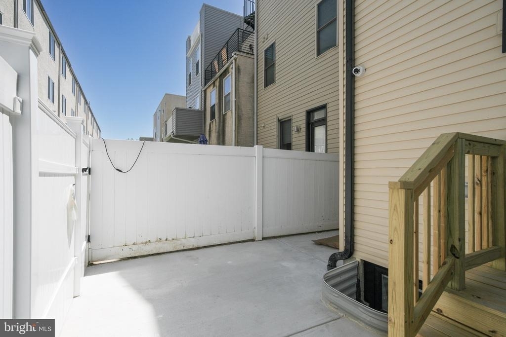 2329 Ellsworth Street - Photo 22