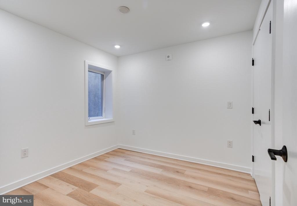2329 Ellsworth Street - Photo 1
