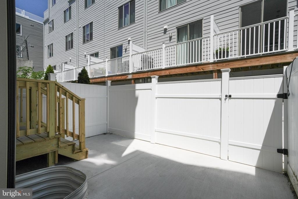 2329 Ellsworth Street - Photo 21
