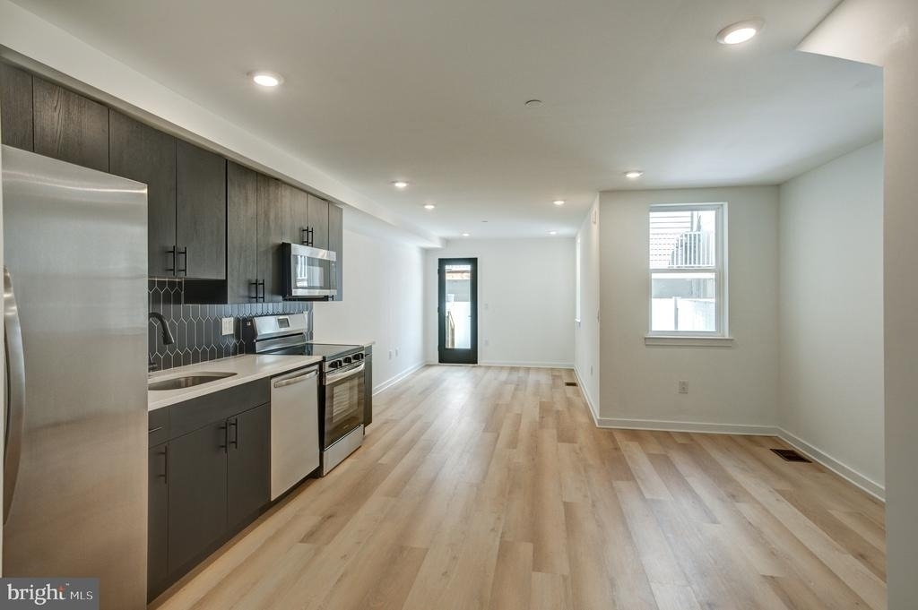 2329 Ellsworth Street - Photo 4